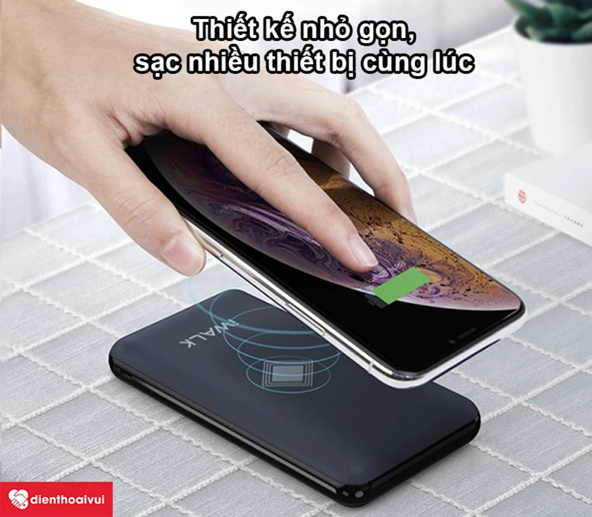 Pin dự phòng iWalk 10000mAh 18W tích hợp sạc không dây 5W UBC10000A