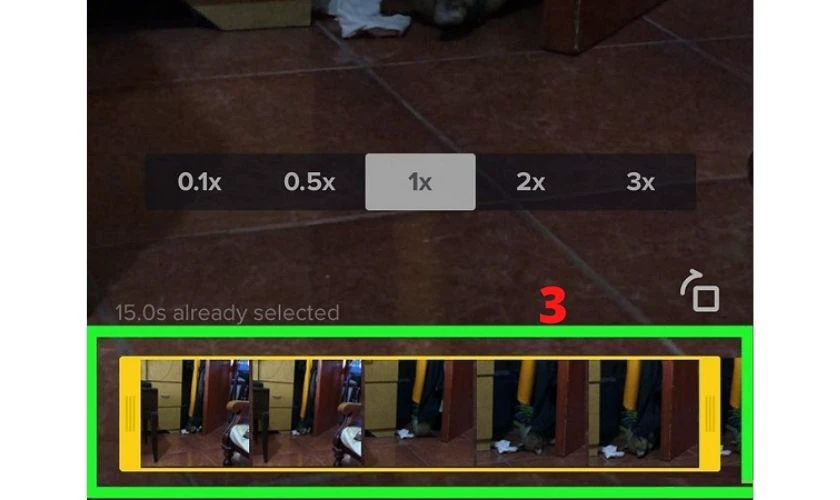 Bước 3: Sau khi ho&agrave;n tất việc đăng l&ecirc;n, hệ thống sẽ th&ocirc;ng b&aacute;o thời lượng video. L&uacute;c n&agrave;y, bạn cứ tiếp tục chọn video vừa đăng l&ecirc;n để chỉnh sửa độ d&agrave;i. Phần đường viền bạn sẽ k&eacute;o đến khi ứng dụng b&aacute;o hết đoạn video bạn cần. Bạn c&oacute; thể điều chỉnh tốc độ ph&aacute;t nhanh chậm để tăng / giảm thời lượng của đoạn video đ&oacute;.