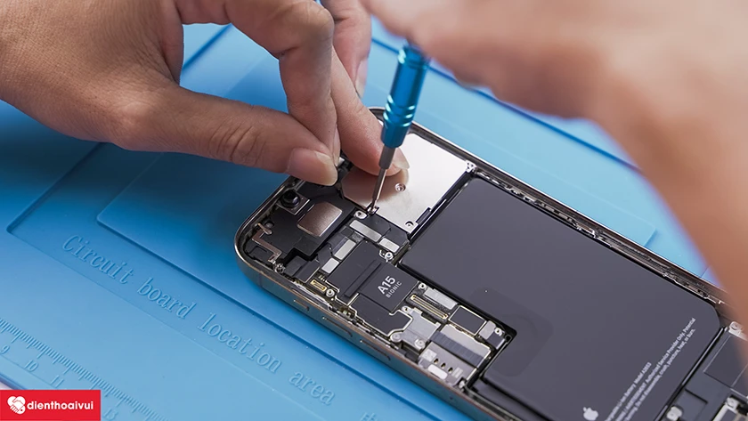 Teardown iPhone 13 Pro Max