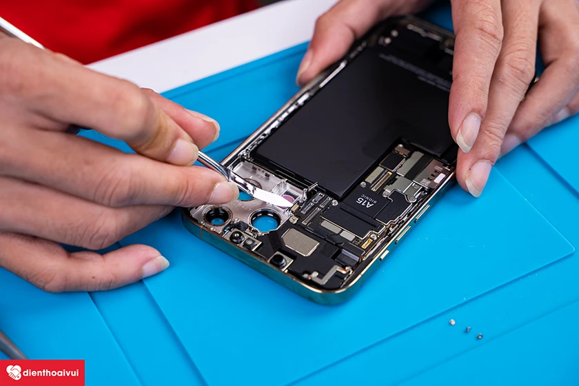 Teardown iPhone 13 Pro Max