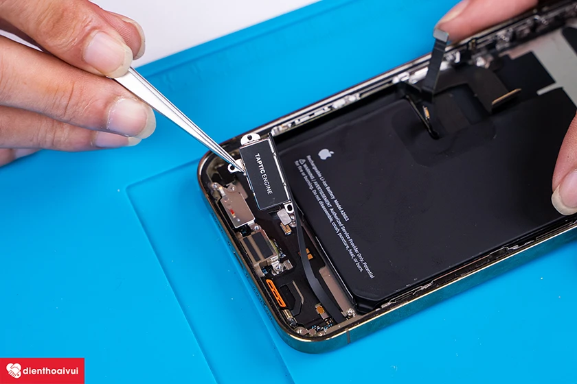 Teardown iPhone 13 Pro Max