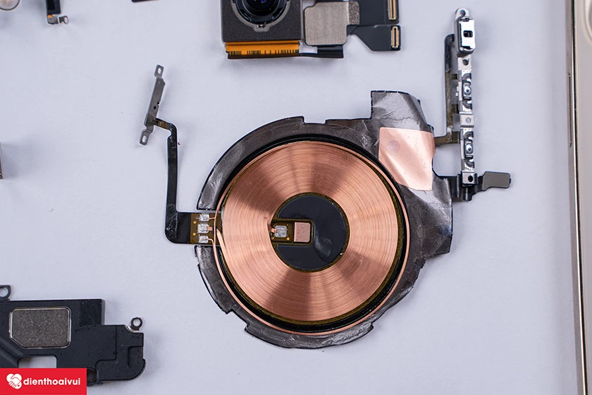 Teardown iPhone 13 Pro Max