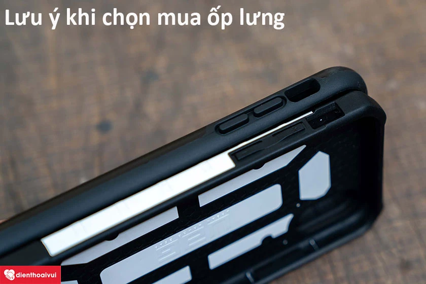 N&ecirc;n chọn mua ốp lưng iPhone 13 như thế n&agrave;o?