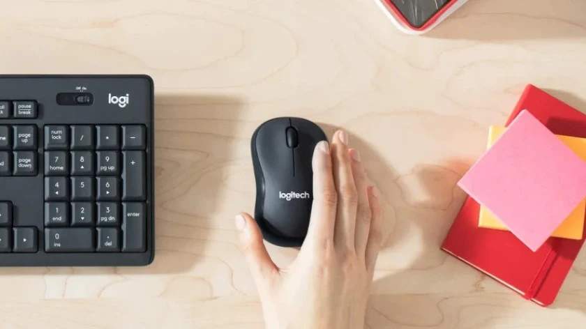 chuột không dây Logitech M221 với kết nối không dây tốc độ, độ ồn thấp