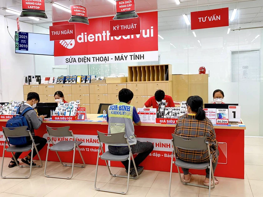 Ưu đ&atilde;i ng&agrave;y khai trương cửa h&agrave;ng sửa điện thoại T&acirc;n B&igrave;nh