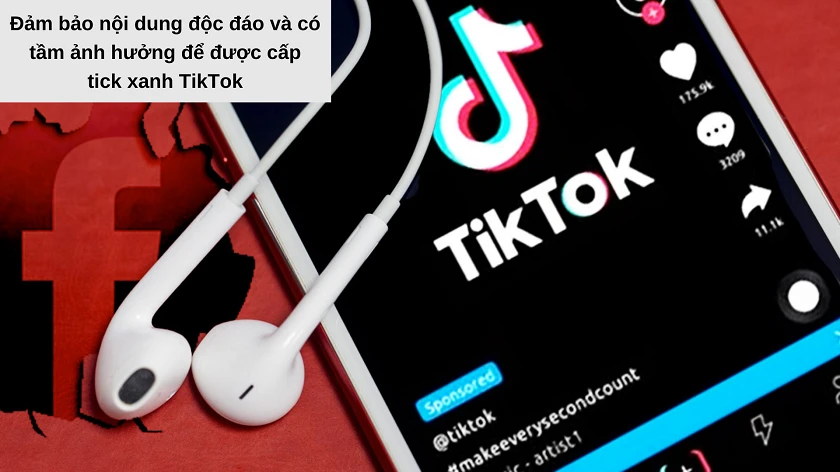 Lu&ocirc;n lu&ocirc;n tương tác với người theo dõi.