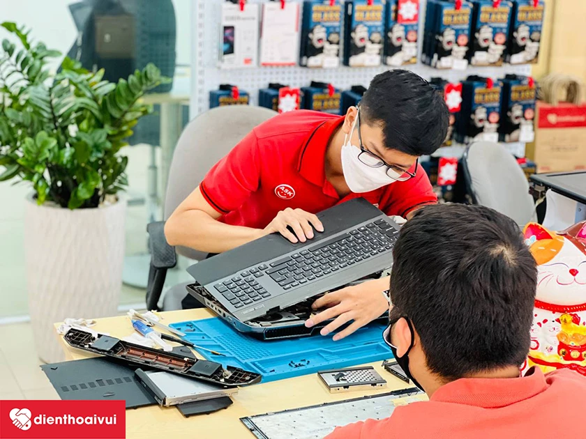 Kinh nghiệm v&agrave; những lưu &yacute; khi đi sửa laptop