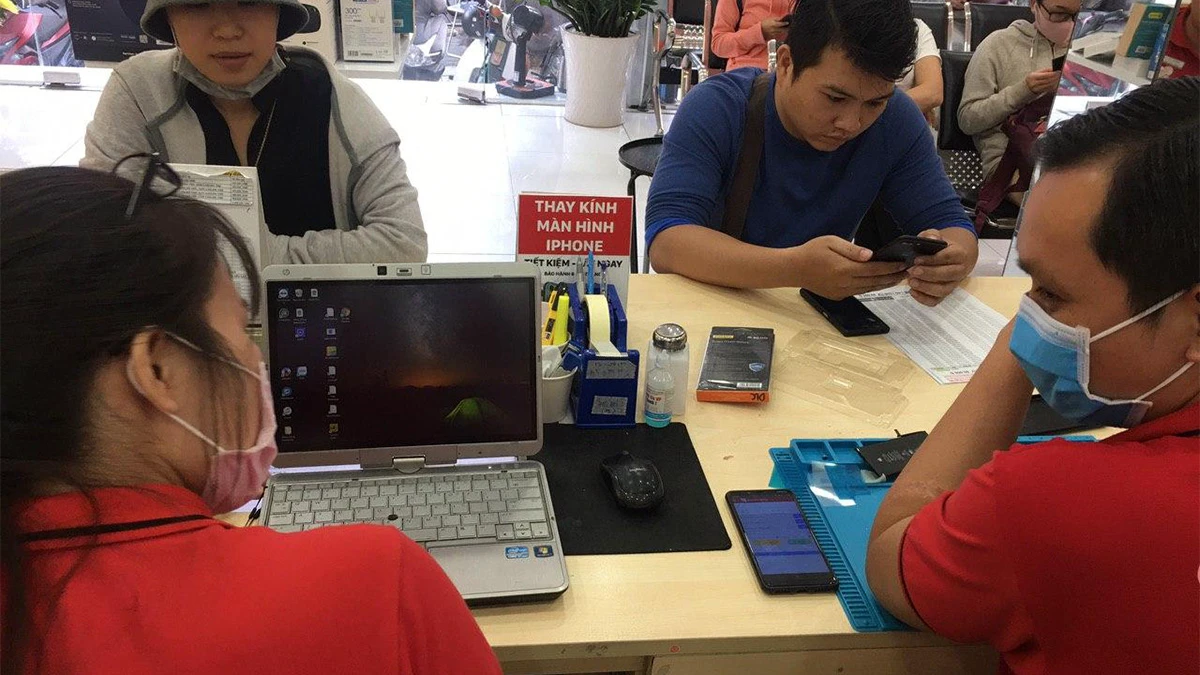 Sửa điện thoại, laptop Ph&uacute; Nhuận