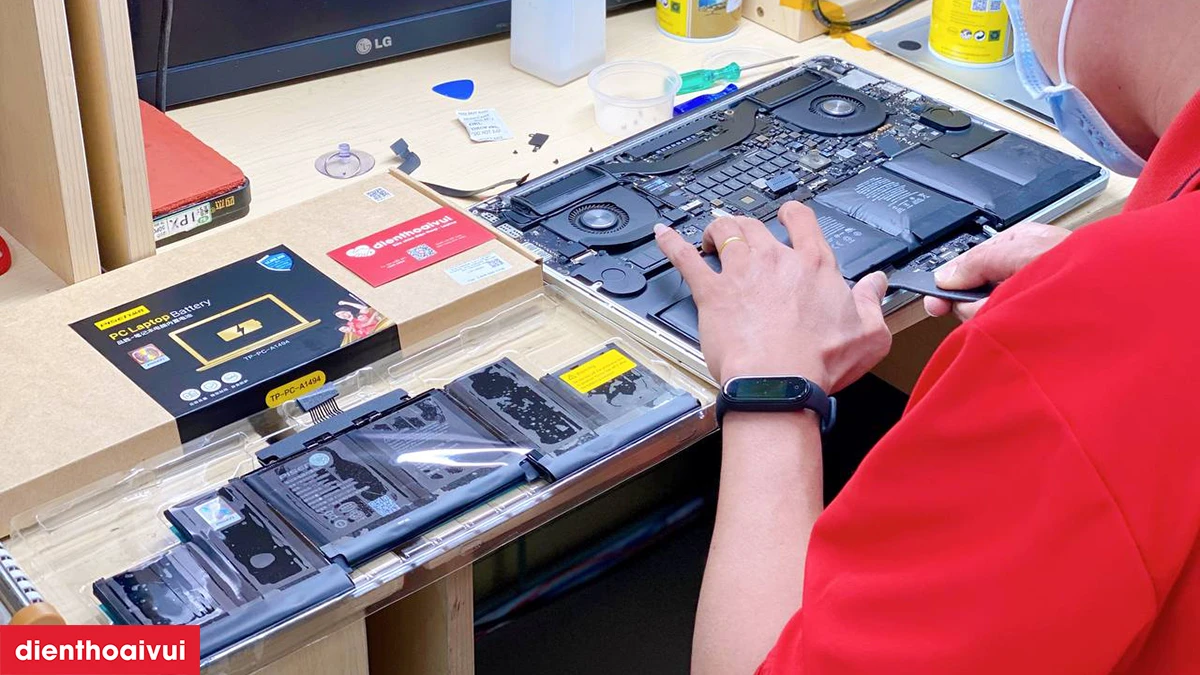 Lưu &yacute; khi thay pin Macbook mới