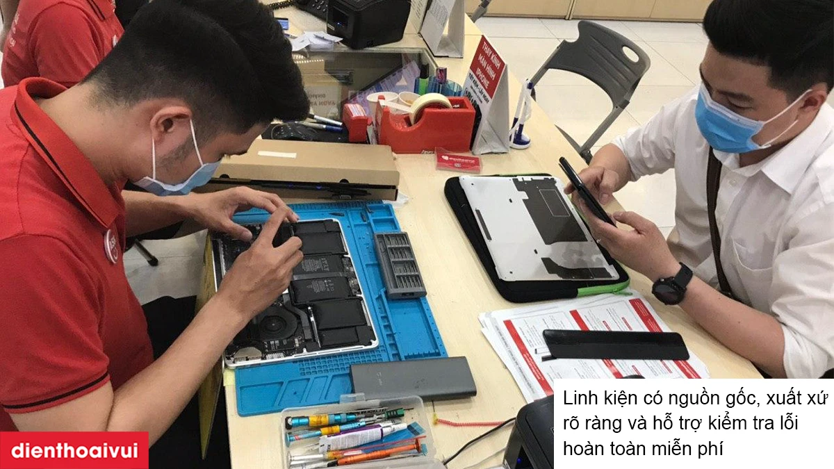 Dịch vụ thay pin MacBook Pro (15-inch, Mid 2015) &ndash; A1398 chuy&ecirc;n nghiệp tại Điện Thoại Vui