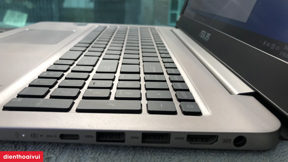 Thay b&agrave;n ph&iacute;m Asus Zenbook UX510