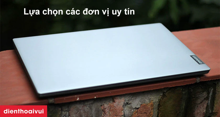 Sửa bản lề laptop Lenovo