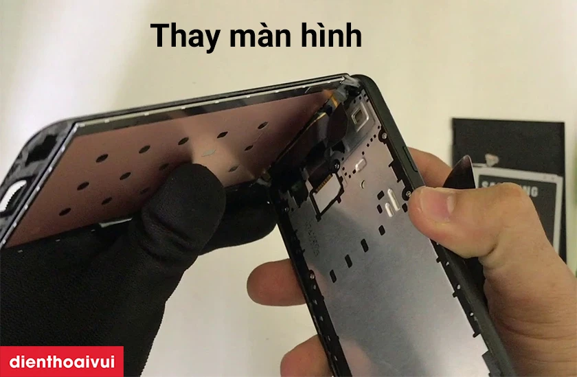 Thay m&agrave;n h&igrave;nh Samsung J4 core