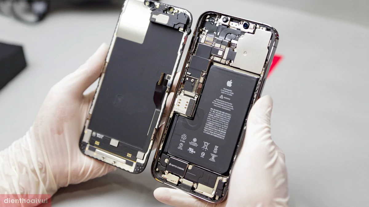 Thay pin iPhone 12 Pro Max ch&iacute;nh h&atilde;ng Daison