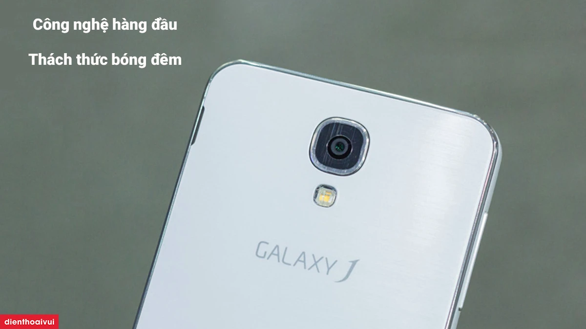 Camera sau Samsung Galaxy J với c&aacute;c c&ocirc;ng nghệ chụp ảnh chất lượng