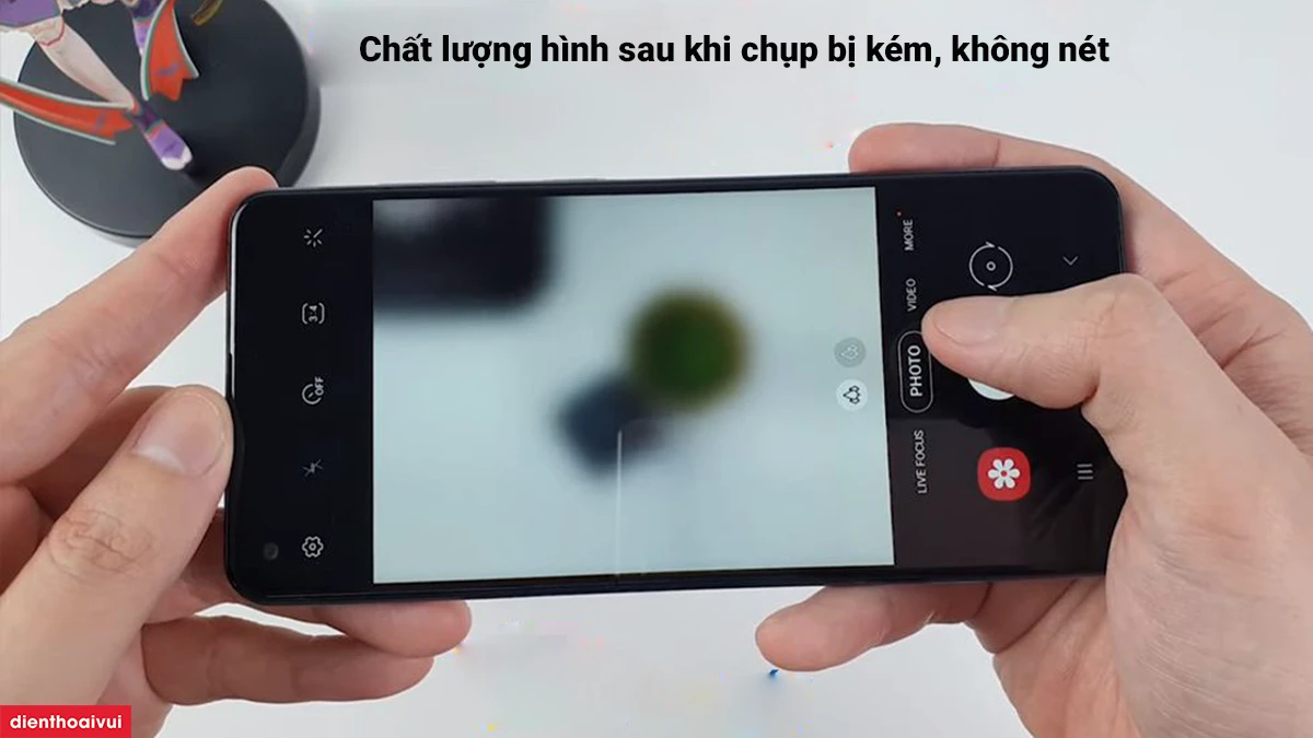 Dấu hiệu cần thay camera Samsung Galaxy J