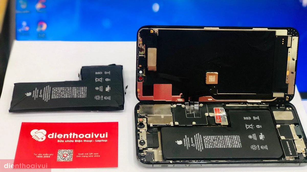 Thay pin iPhone 11 Pro ch&iacute;nh h&atilde;ng Daison