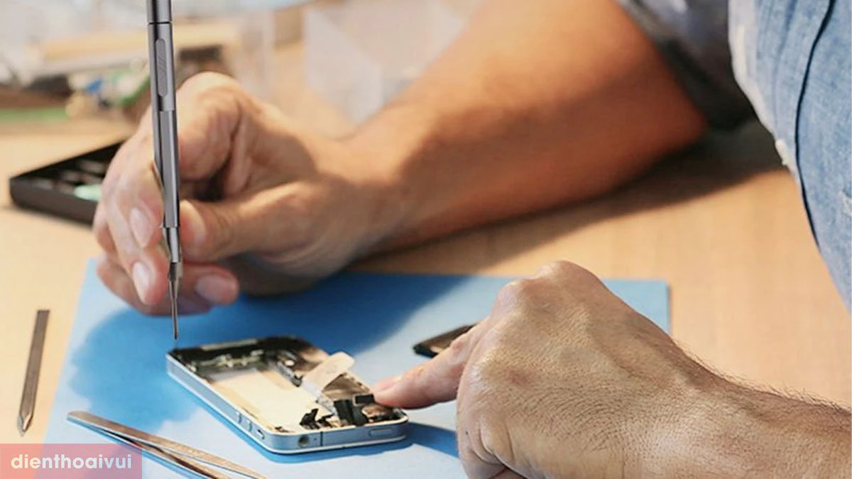 thay pin iPhone 6s Plus ch&iacute;nh h&atilde;ng Daison
