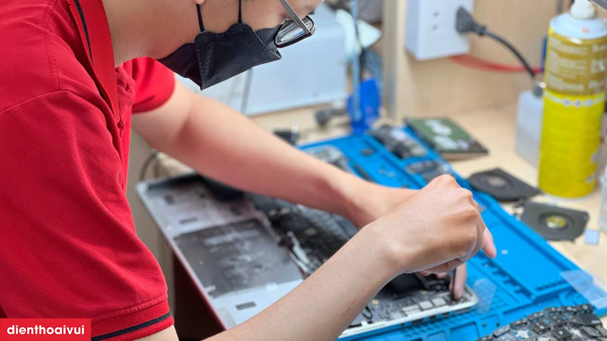 vệ sinh laptop dell