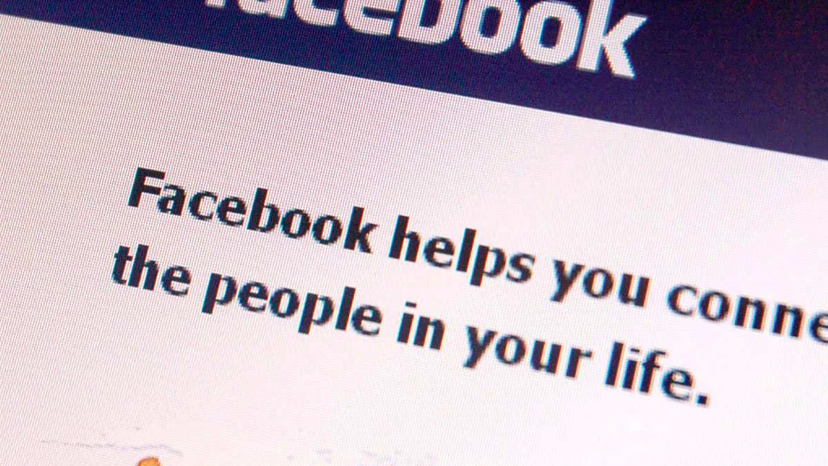 Stalk facebook l&agrave; g&igrave;