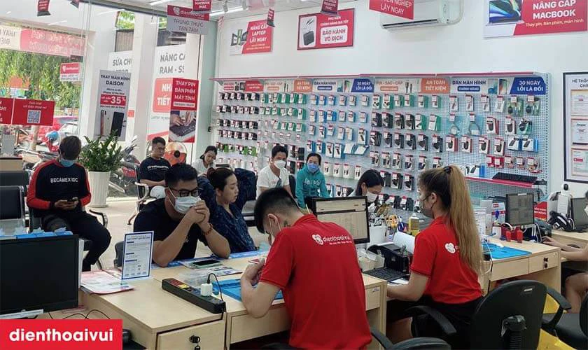 Mua tai nghe gaming ch&iacute;nh h&atilde;ng tại Điện Thoại Vui