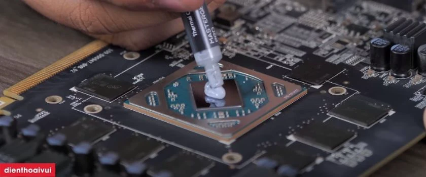 Tra keo tản nhiệt l&ecirc;n chip