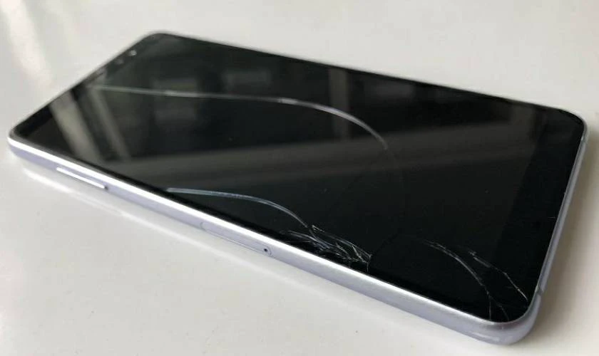 khi n&agrave;o n&ecirc;n &eacute;p k&iacute;nh điện thoại ở địa chỉ uy t&iacute;n