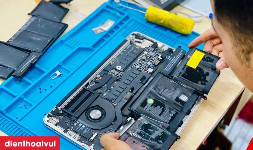 dịch vụ thay pin laptop tại điện thoại vui