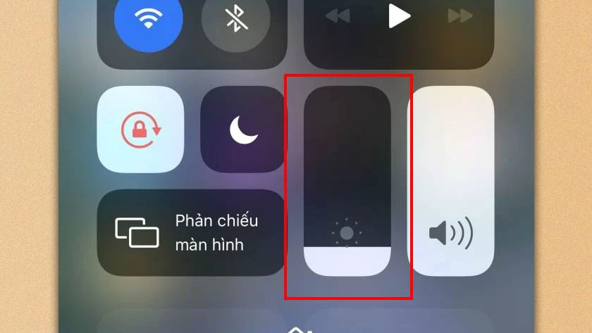 giảm độ s&aacute;ng m&agrave;n h&igrave;nh khi bật chế độ nguồn điện thấp