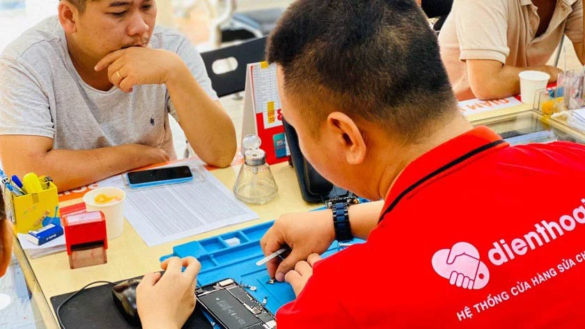cách sửa màn hình điện thoại bị đen
