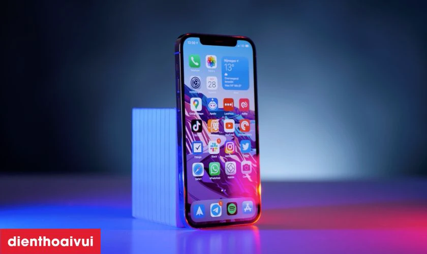 c&oacute; n&ecirc;n mua iphone 12 pro cũ