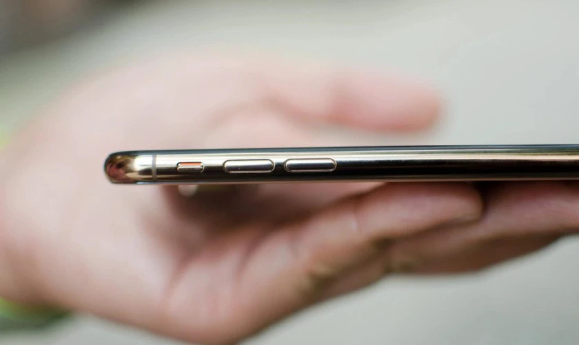 so sánh ngoại hình iphone x và xs