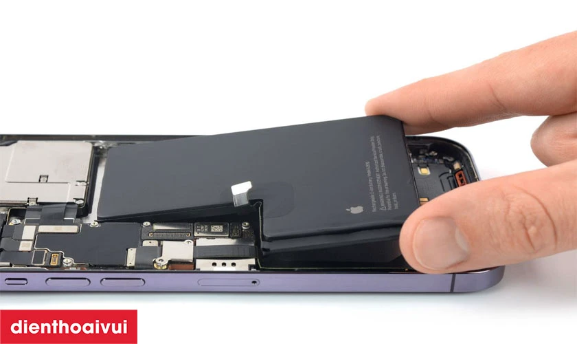thay pin iphone 14 pro c&oacute; ảnh hưởng g&igrave; kh&ocirc;ng