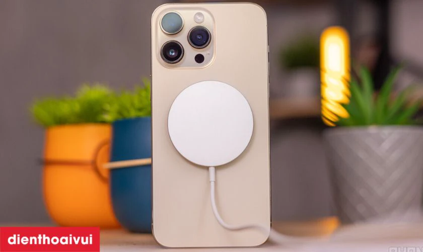 đặc điểm pin iphone 14 pro max