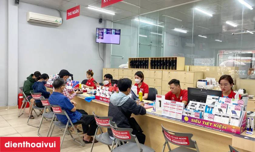 dịch vụ thay pin iphone 14 pro max tại Điện Thoại Vui