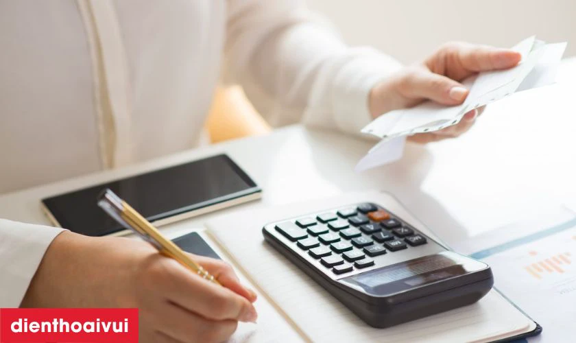 ti&ecirc;u ch&iacute; chọn cửa h&agrave;ng uy t&iacute;n mua điện thoại