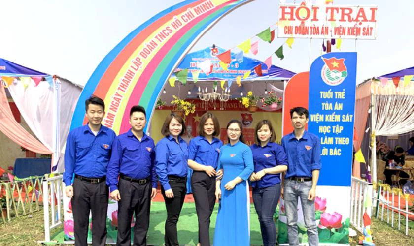 t&ocirc;̉ chức h&ocirc;̣i trại kỉ ni&ecirc;̣m ngày thành l&acirc;̣p đoàn
