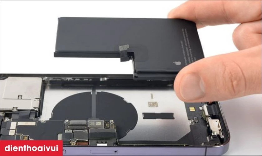 nguy&ecirc;n nh&acirc;n l&agrave;m pin hư cần thay tr&ecirc;n iphone 14