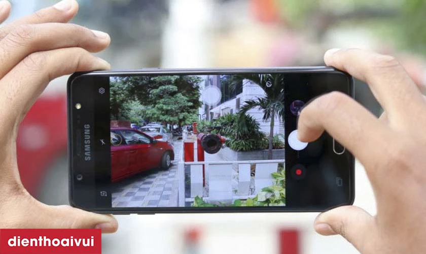 đặc điểm camera trước Samsung Galaxy J