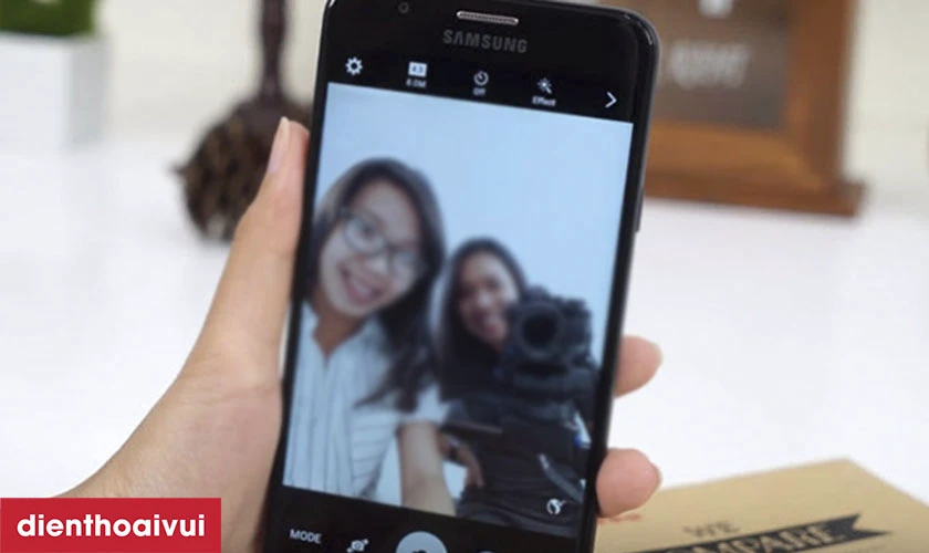 dấu hiệu cần thay camera trước Samsung Galaxy J
