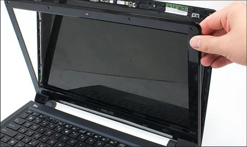 M&agrave;n h&igrave;nh lcd tr&ecirc;n laptop bị hư