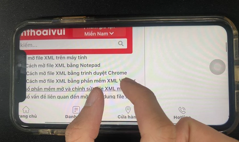 điều chỉnh cỡ chữ iphone bằng c&aacute;c d&ugrave;ng tay để ph&oacute;ng to