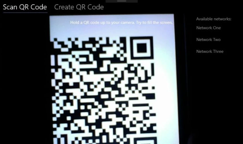 scan m&atilde; qr kh&ocirc;ng th&agrave;nh c&ocirc;ng do đặt camera qu&aacute; gần
