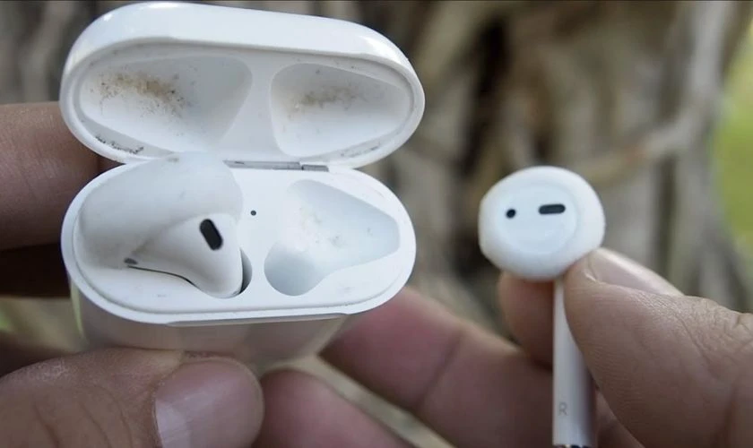 Lỗi &acirc;m thanh AirPods bị r&egrave;, nhỏ, nhiễu