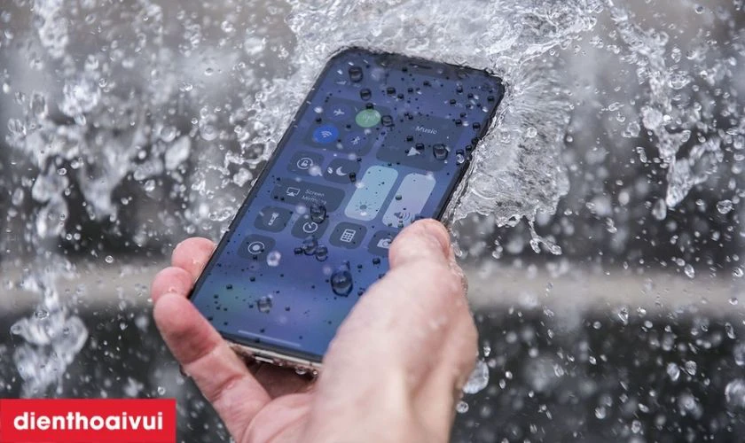 thay m&agrave;n h&igrave;nh iphone c&oacute; mất chống nước kh&ocirc;ng