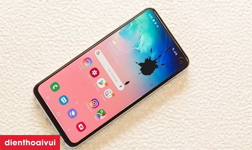 Trường hợp cần thay m&agrave;n h&igrave;nh điện thoại Samsung 