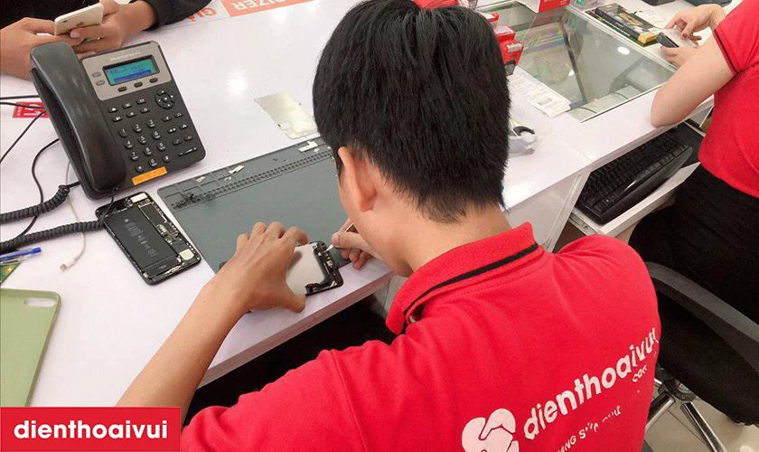 Thay m&agrave;n h&igrave;nh Samsung ở đ&acirc;u uy t&iacute;n