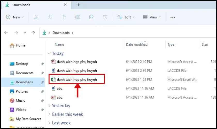 Chọn trường dữ liệu cần insert v&agrave;o thư 