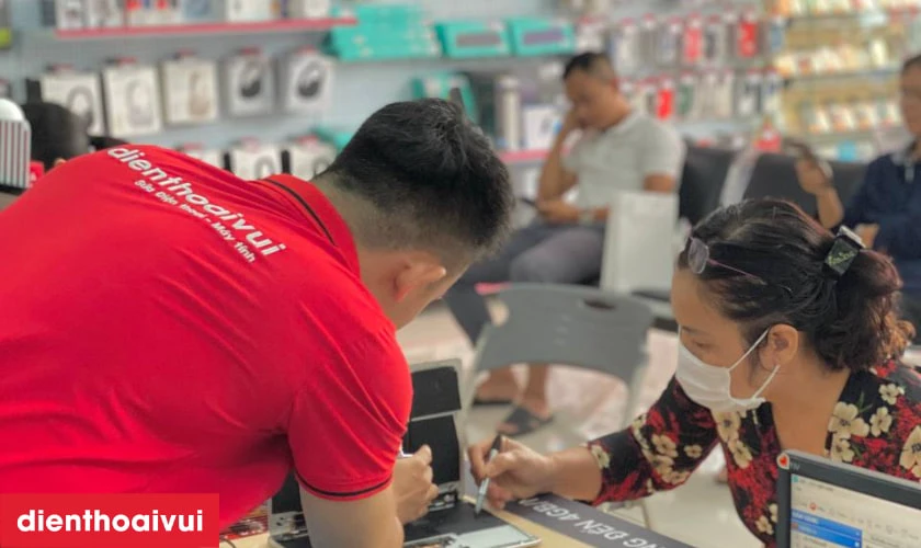 Kiểm tra lại v&agrave; ho&agrave;n th&agrave;nh dịch vụ thay m&agrave;n h&igrave;nh laptop Lenovo
